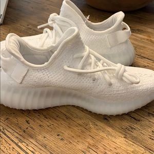 YEEZY TRIPLE WHITE